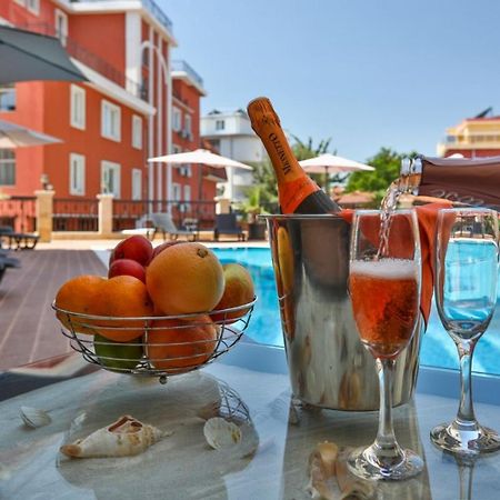 Апарт готель Vip Club Dolphin Coast Сонячний Берег Екстер'єр фото