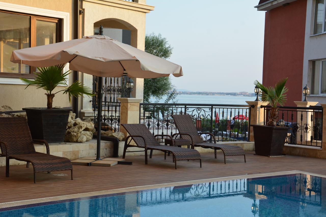 Апарт готель Vip Club Dolphin Coast Сонячний Берег Екстер'єр фото