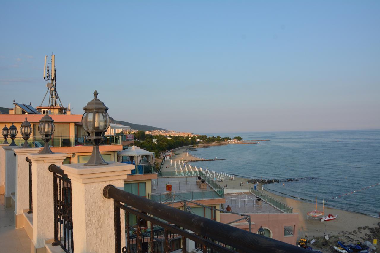Апарт готель Vip Club Dolphin Coast Сонячний Берег Екстер'єр фото